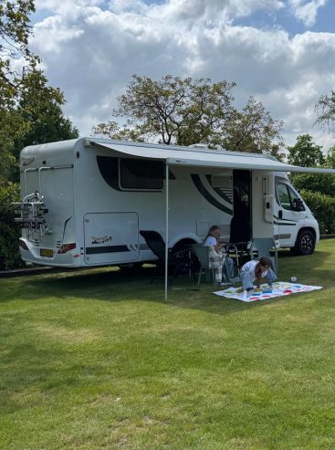 Camper foto Camper center Aalten Verkopen en kopen campers
